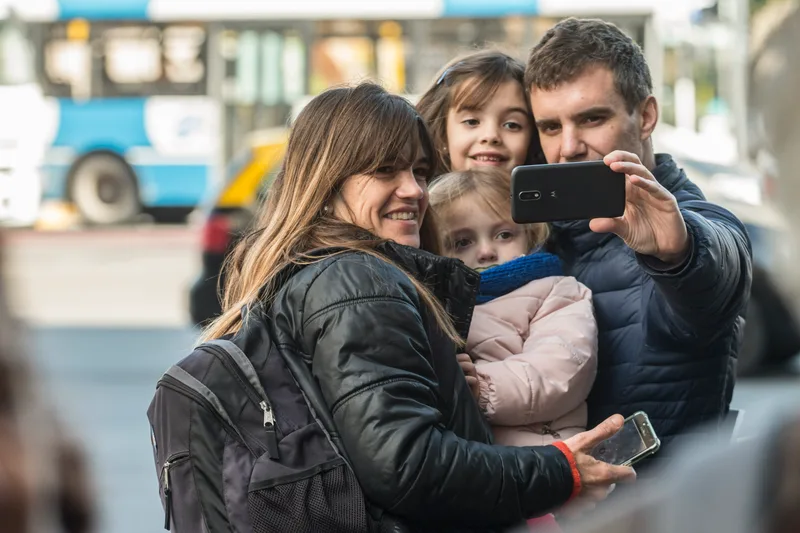 Selfie in famiglia - Fotografia di Enrico Fantoni