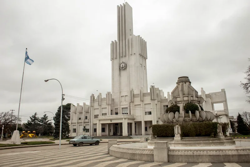 Edificio istituzionale e piazza monumentale, Francisco Salamone - Fotografia di Enrico Fantoni