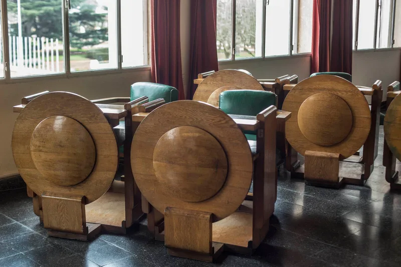 Sedie del consiglio municipale, Francisco Salamone - Fotografia di Enrico Fantoni