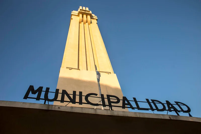 Scritta monumentale MUNICIPALIDAD, Francisco Salamone - Fotografia di Enrico Fantoni